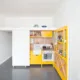 Žuta kuhinja za mali prostor