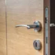 Zamena brave na vratima (Video)