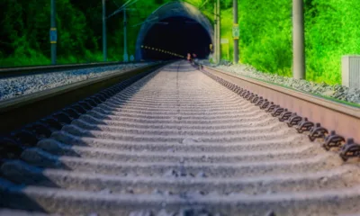 Pruga za voz kroz tunel