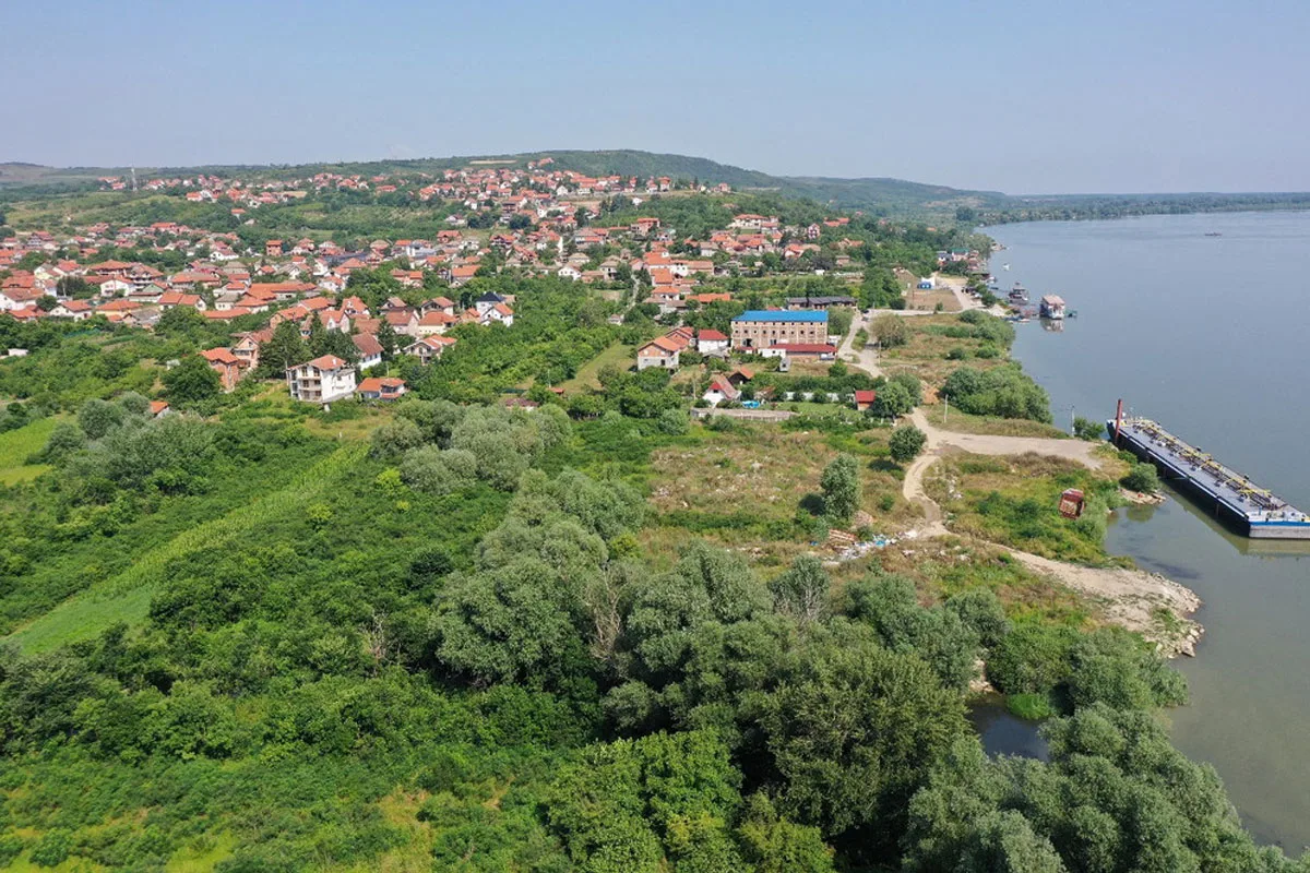 Fotografija konkursnog prostora Belo Brdo Vinča