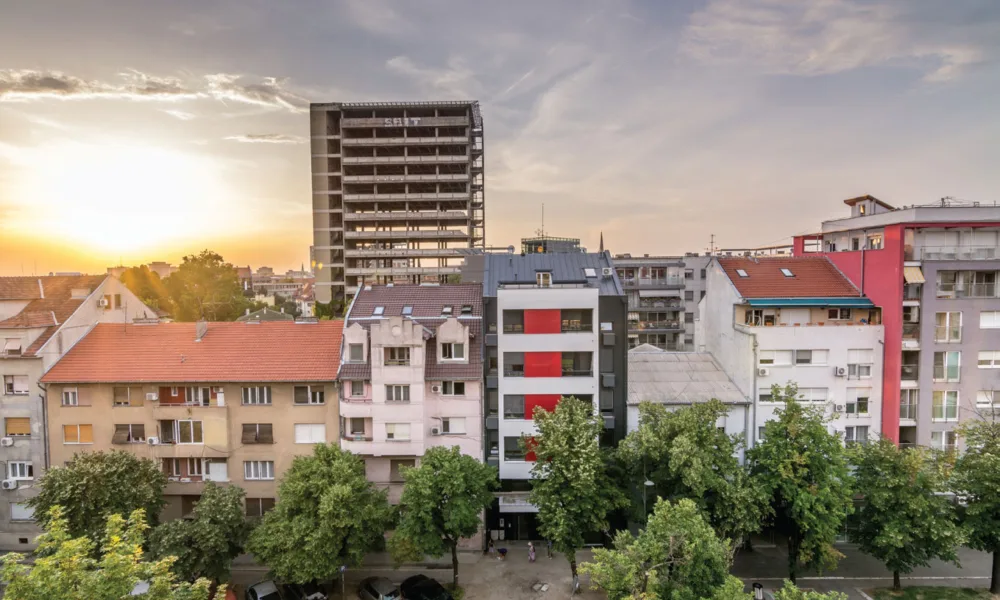 Stambena zgrada u Novom Sadu TIS+NE