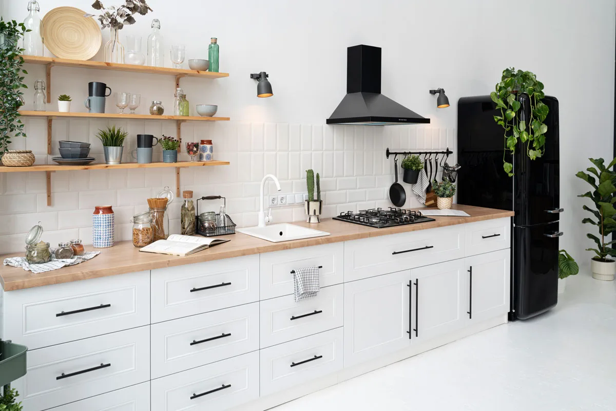 Enterijer moderne minimalističke kuhinje