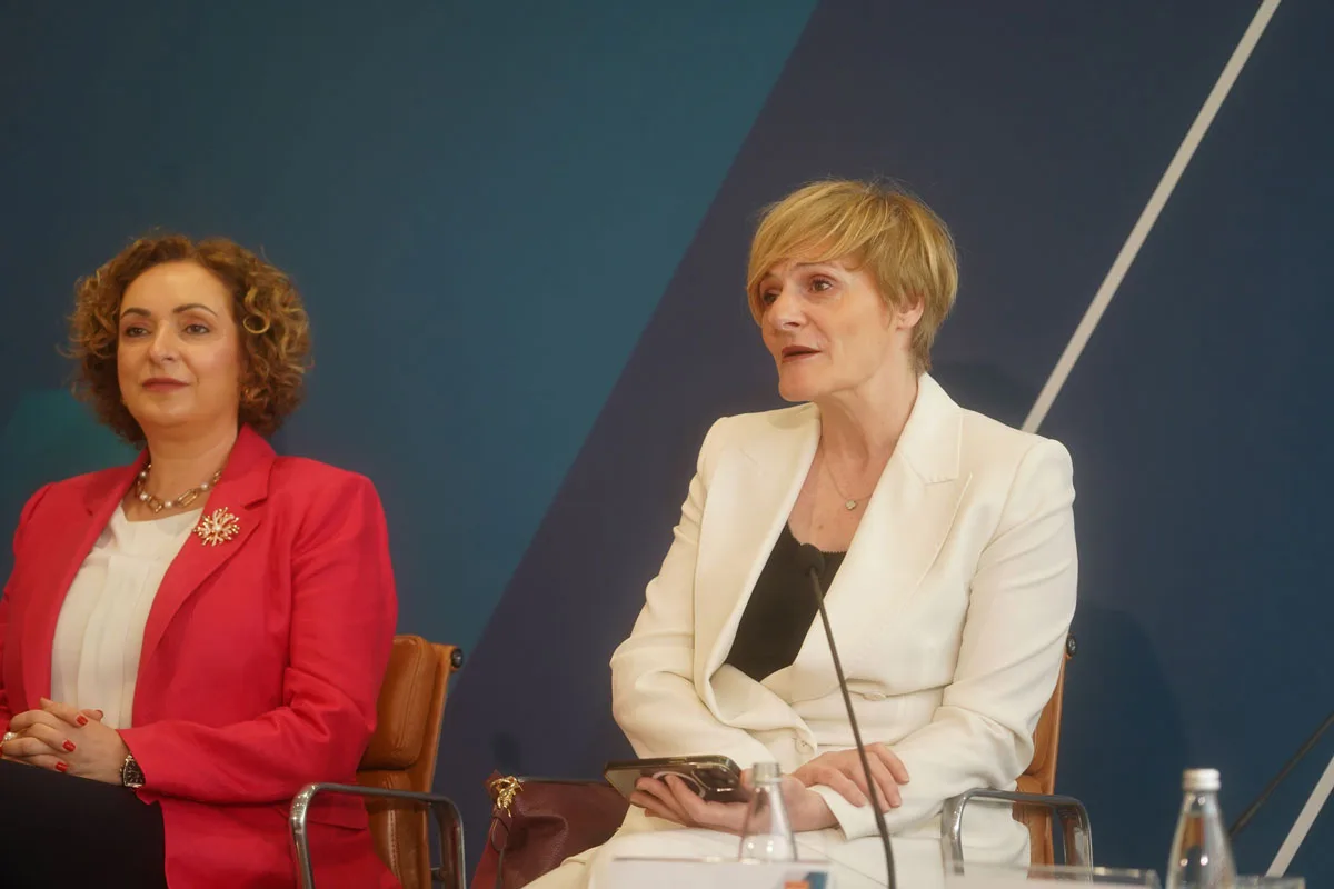 Marija Labović, direktorka TOS i Nataša Mihailović Vacić, gradska sekretarka za kulturu