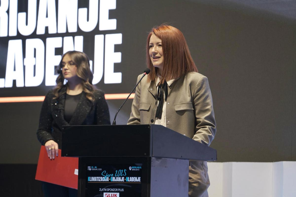 Govornica na konferenciji "Sfera 2025: Klimatizacija, grijanje i hlađenje" / foto: Sfera