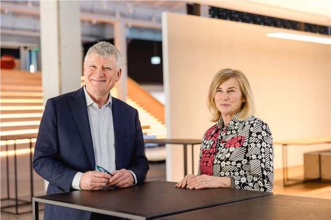 Karin Zumtobel, predsednica Nadzornog odbora, i izvršni direktor Alfred Felder povodom 75 godina Zumtobela u Light Forum-u grupe Zumtobel u Dornbirnu / foto: Nina Bröll