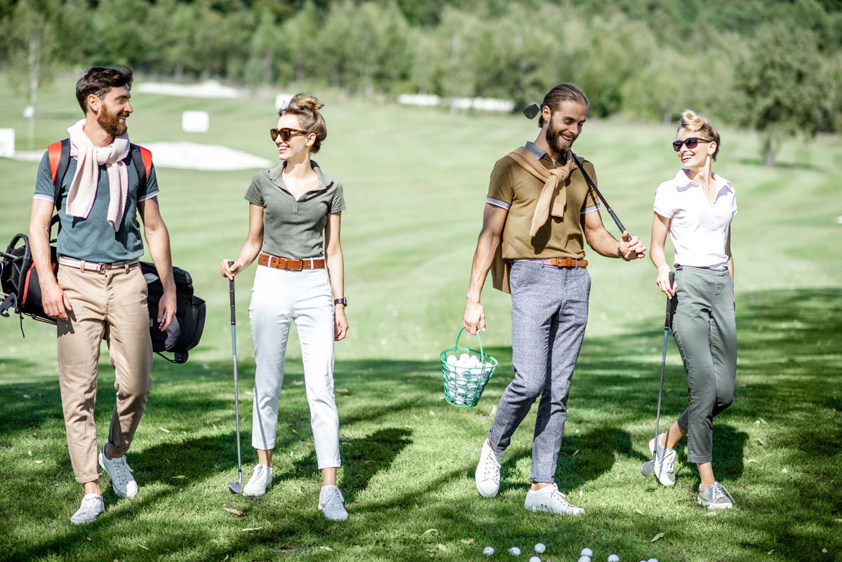 Prijatelji na golf terenu