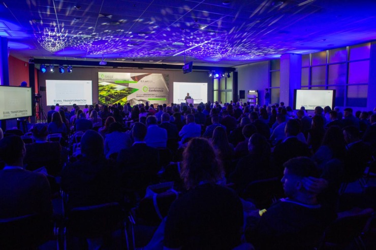 Posetioci u konferencijskoj sali na stručnoj konferenciji i sajmu ArchyEnergy 2025 / foto: ArchyEnergy