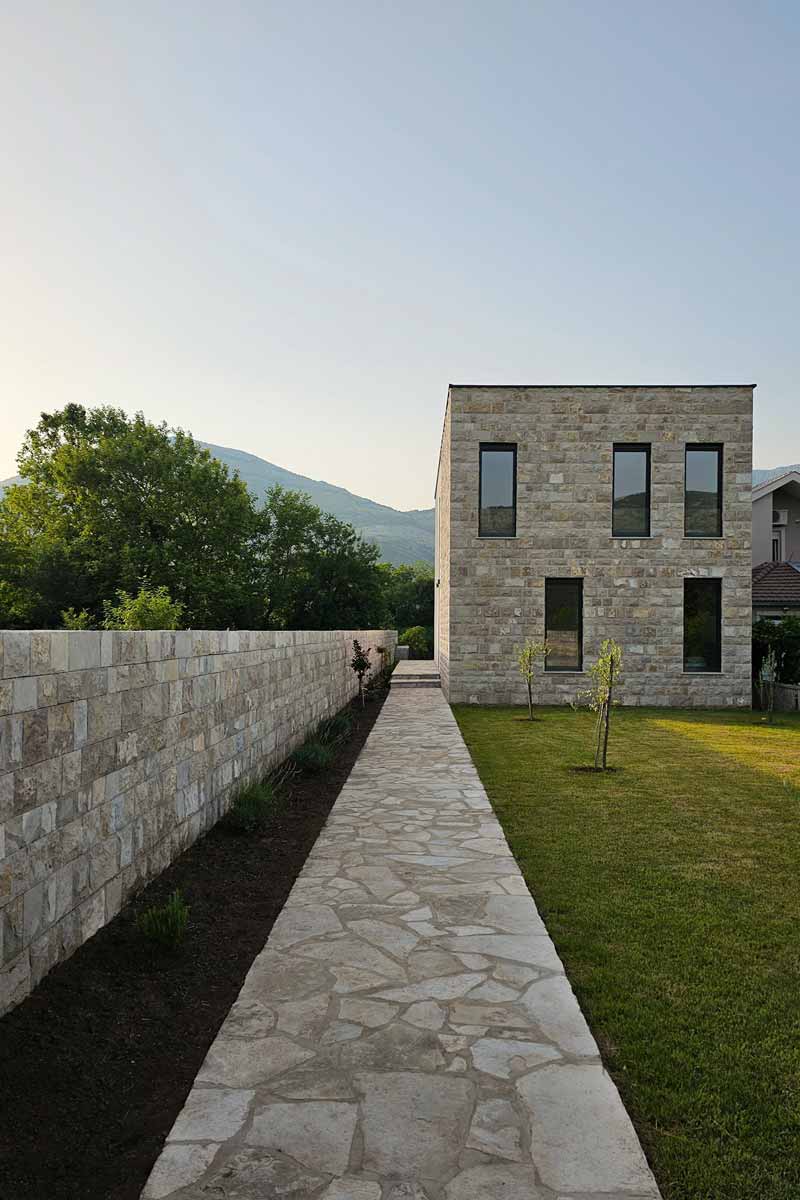 projekat: Kuća na Trebišnjici, kamena fasada na kući / foto: Miloš Milivojević