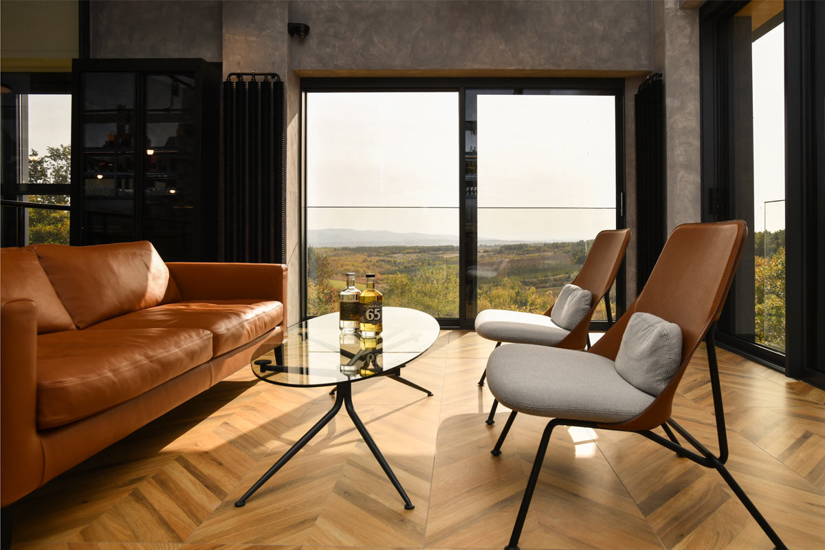 Lounge prostor u Destileriji GEN / foto: Predrag Uzelac
