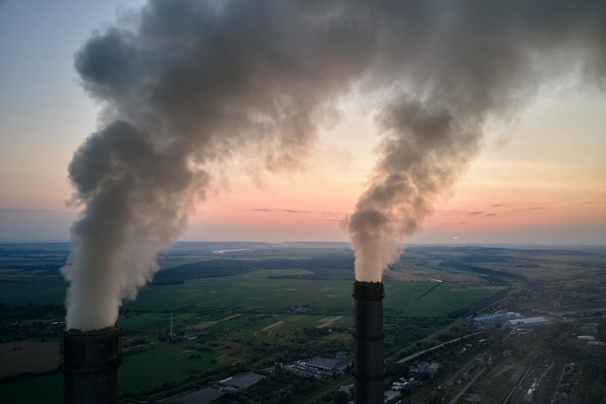 Fabrika oslobađa emisije gasova