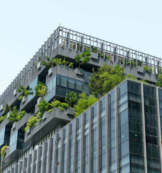 Biofilni dizajn zelena arhitektura staklena fasada