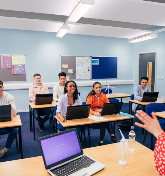 College 2 svetiljka u enterijeru učionice / foto: Thorn