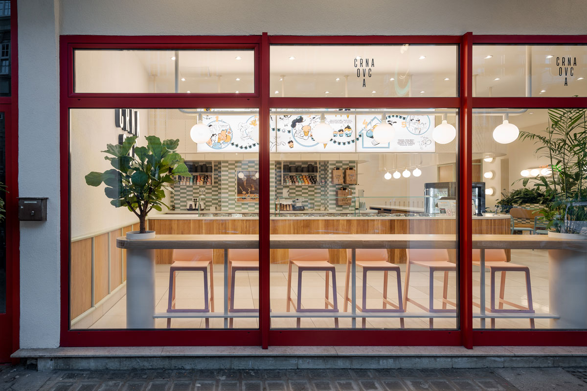 Crveni izlog na Crnoj Ovci u Zagrebu / foto: Miloš Martinović