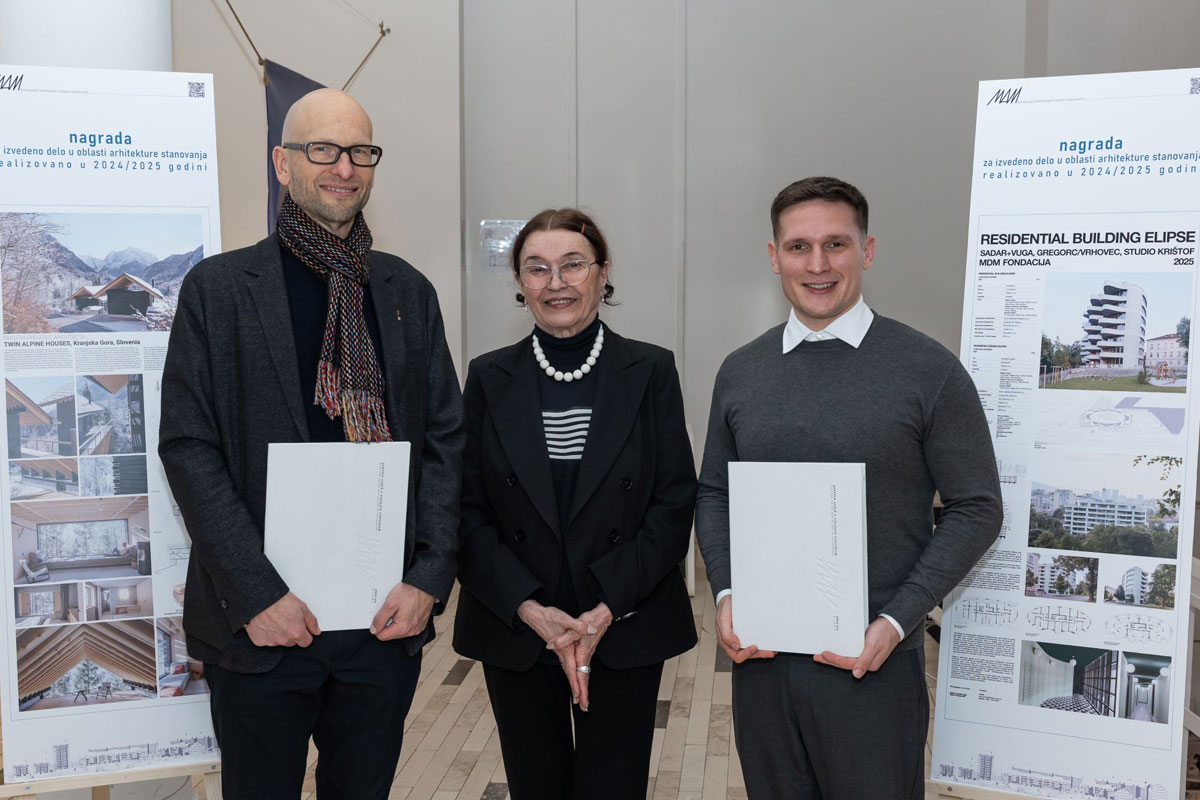 Milenija Marušić sa nagrađenim timovima / foto: Sofija Milinković