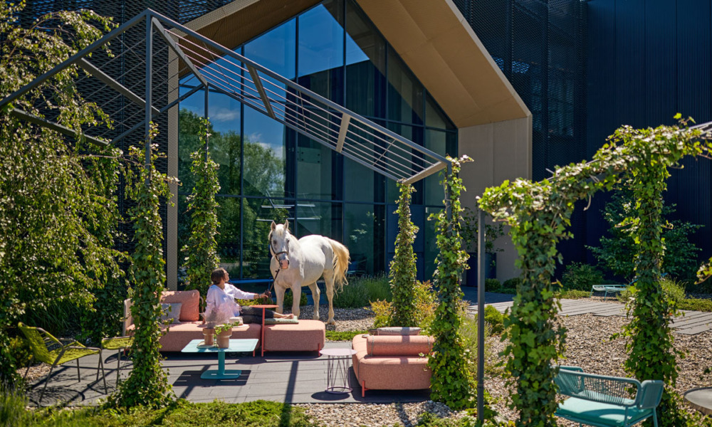Eksterijer i izložbeni prostor sedišta kompanije Animo / foto: Luka Šarac