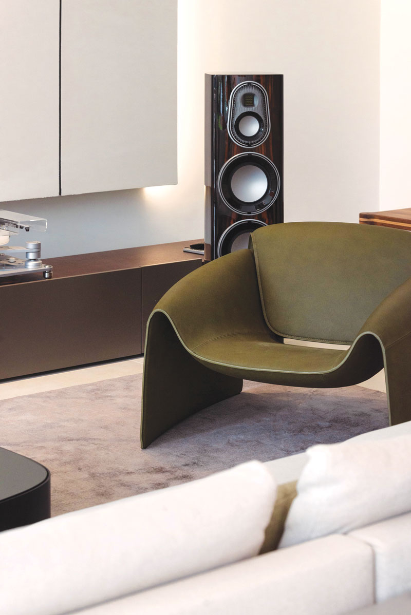 Projekat: Resedential REconstruction, fotelja u enterijeru dnevne sobe / Ivona Petrov / ShowYourSpace