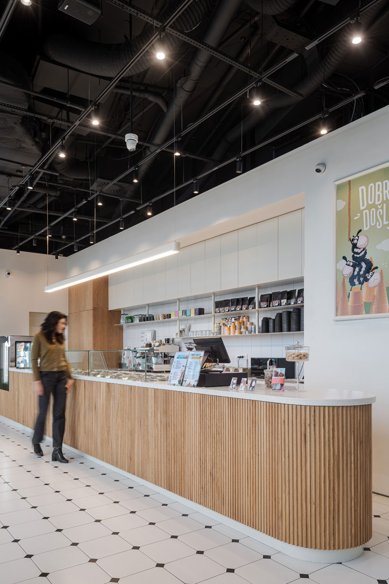 Crna Ovca, Ada Mall, enterijer / foto: Miloš Martinović