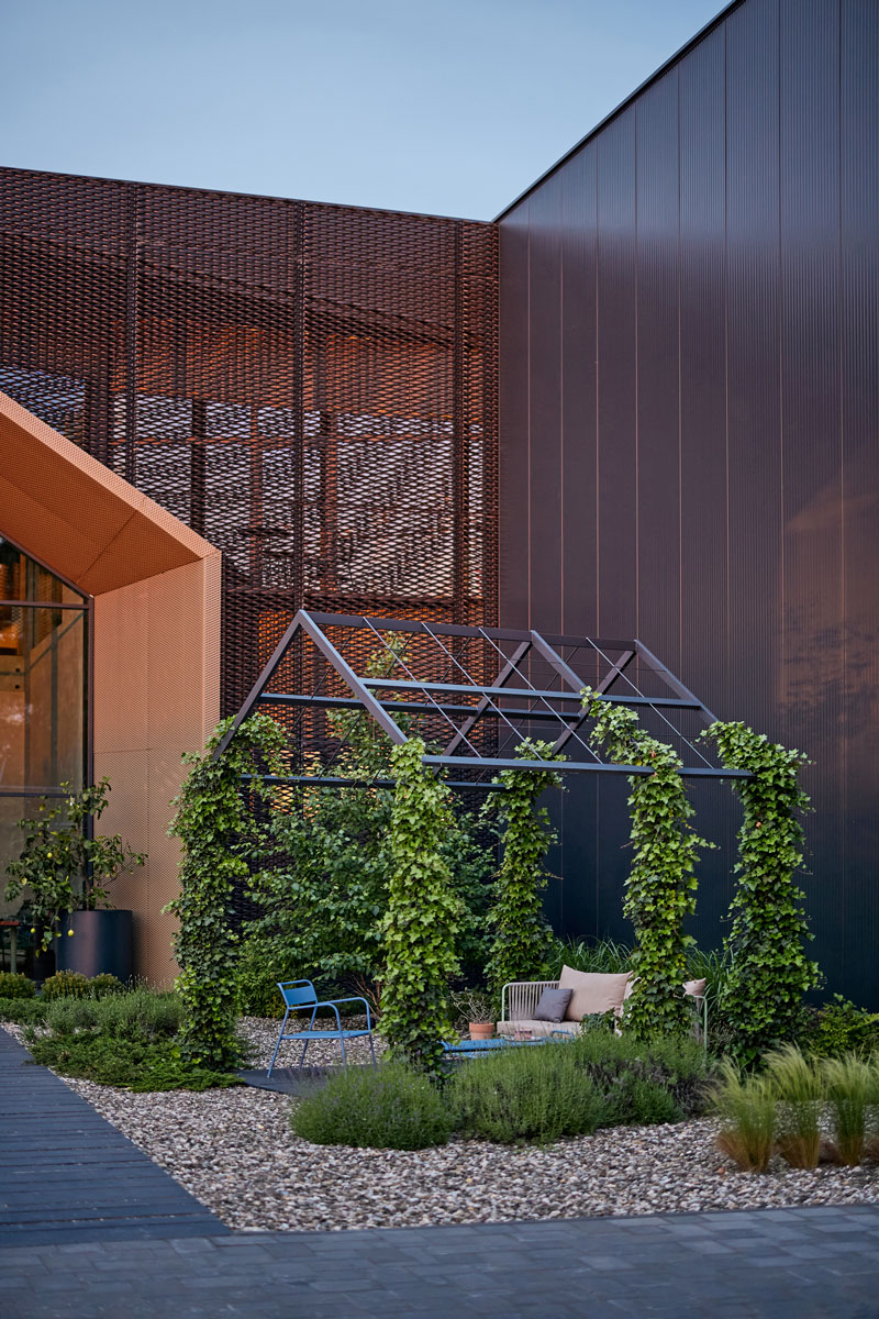 Eksterijer izložbenog prostora firme Animo u Valjevu / foto: Luka Šarac