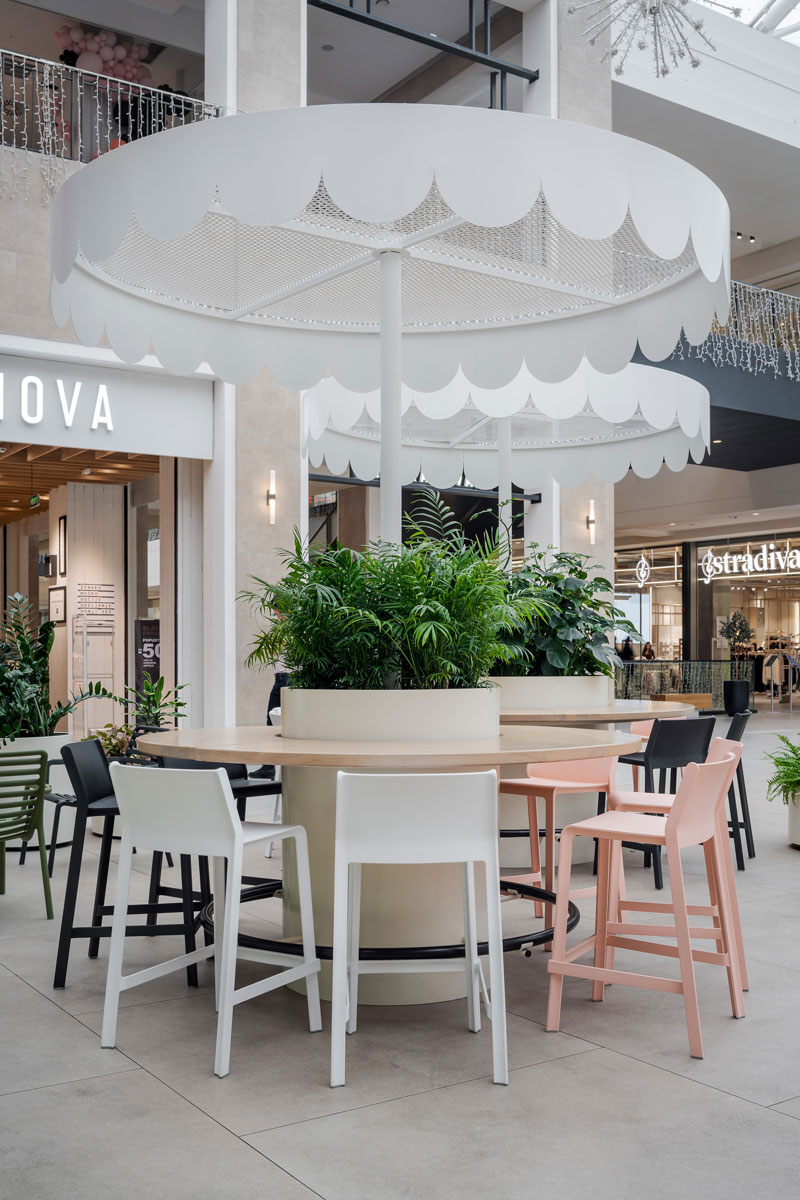 Enterijer Crne Ovce TC Galerija / foto: Miloš Martinović