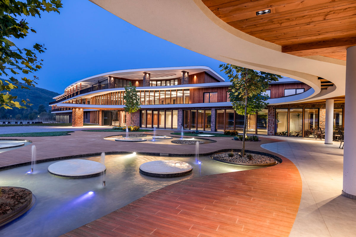 projekat: Hotel Biogor, eksterijer / autor projekta: Biro za projektovanje Domus / foto: Libra Consulting, Joco Miljanić i Nikola Rudić