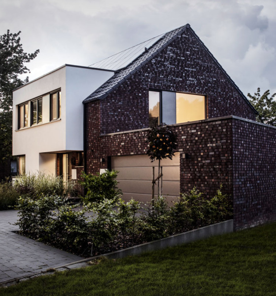 Klizni prozori i vrata sistema profila SYNEGO SLIDE / foto: Rehau