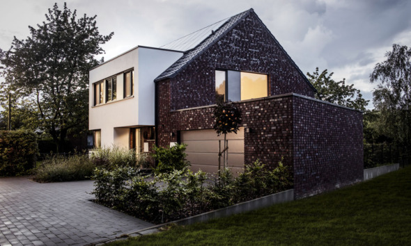 Klizni prozori i vrata sistema profila SYNEGO SLIDE / foto: Rehau