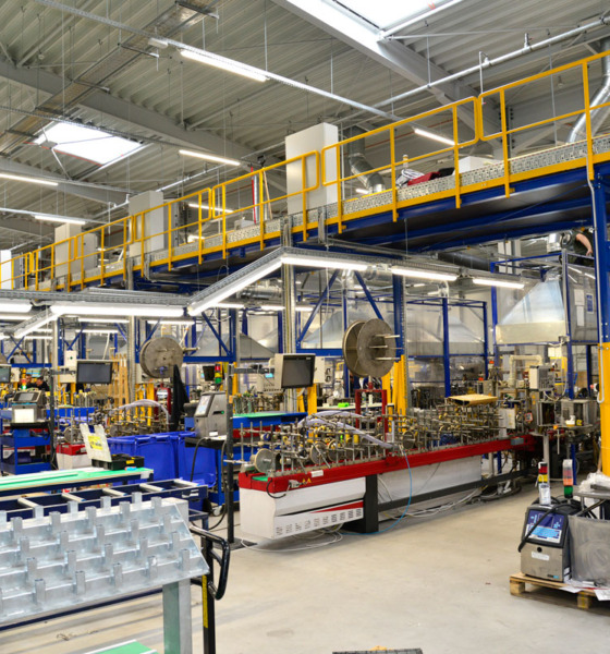 Deceuninck pogon za laminaciju profila / foto: Deceuninck