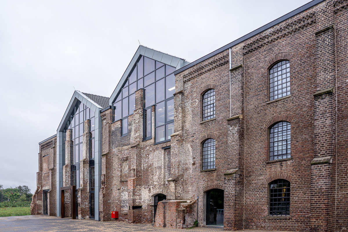 Slika 5. Spoj starog i novog u sklopu rekonstrukcije graditeljskog nasleđa / foto: freepik.com