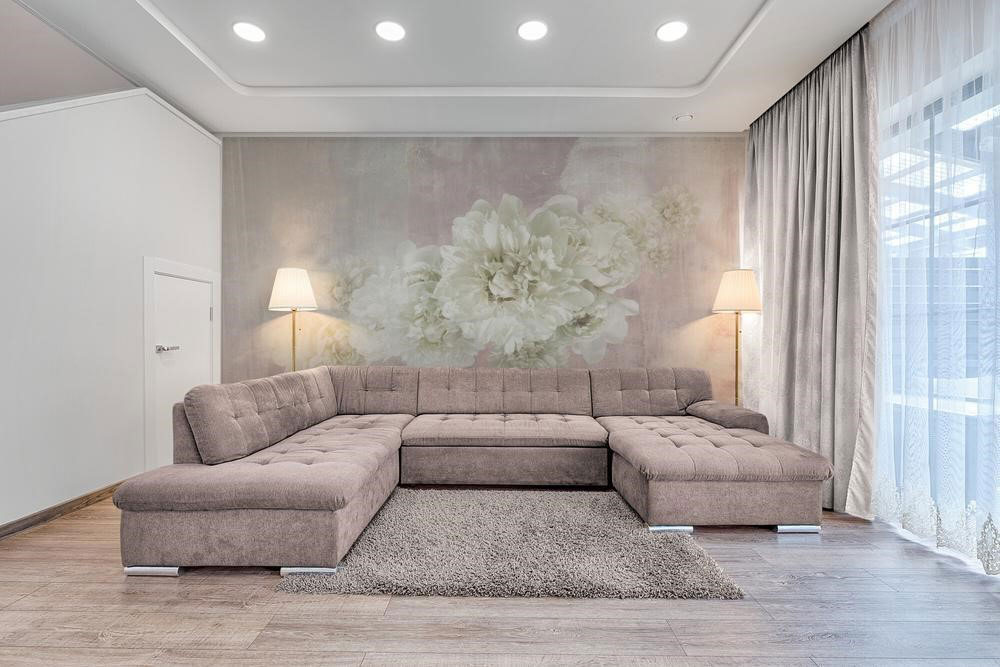 Beli božur tapeta u enterijeru / foto: mojetapete.rs