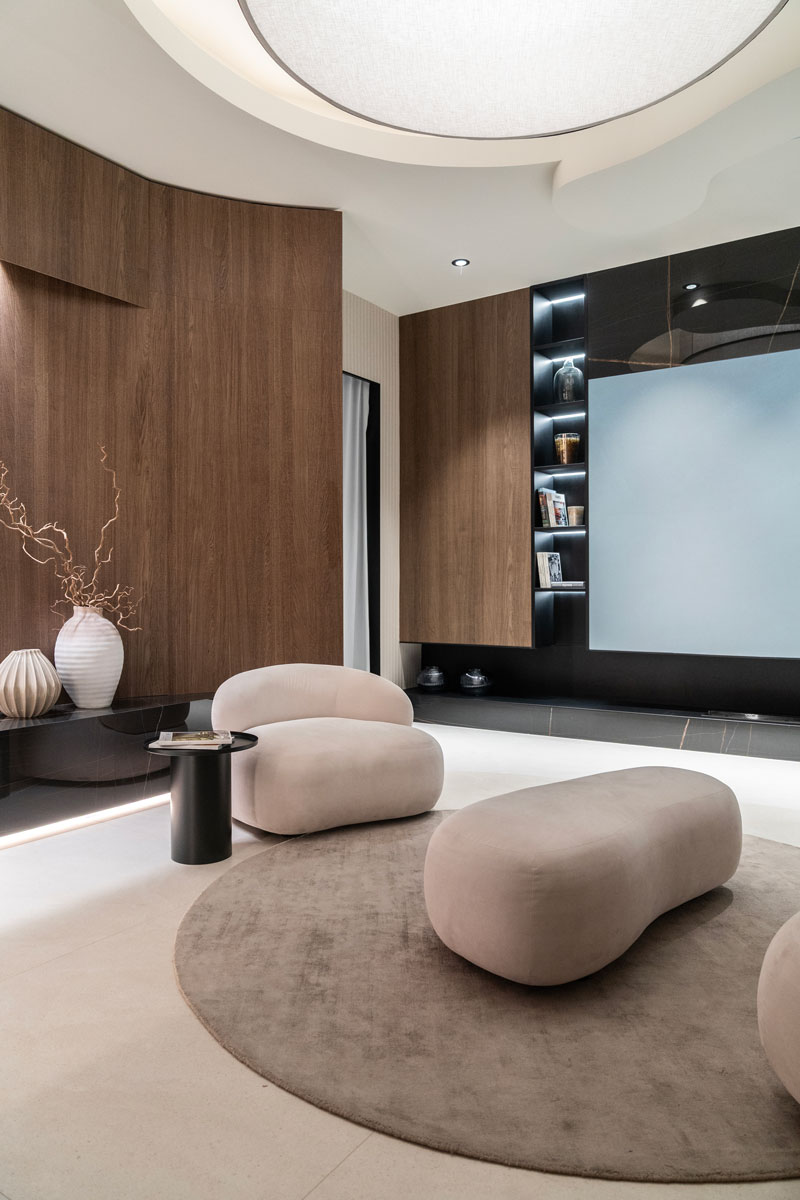 XLIGHT SPHERE instalacija / foto: PORCELANOSA