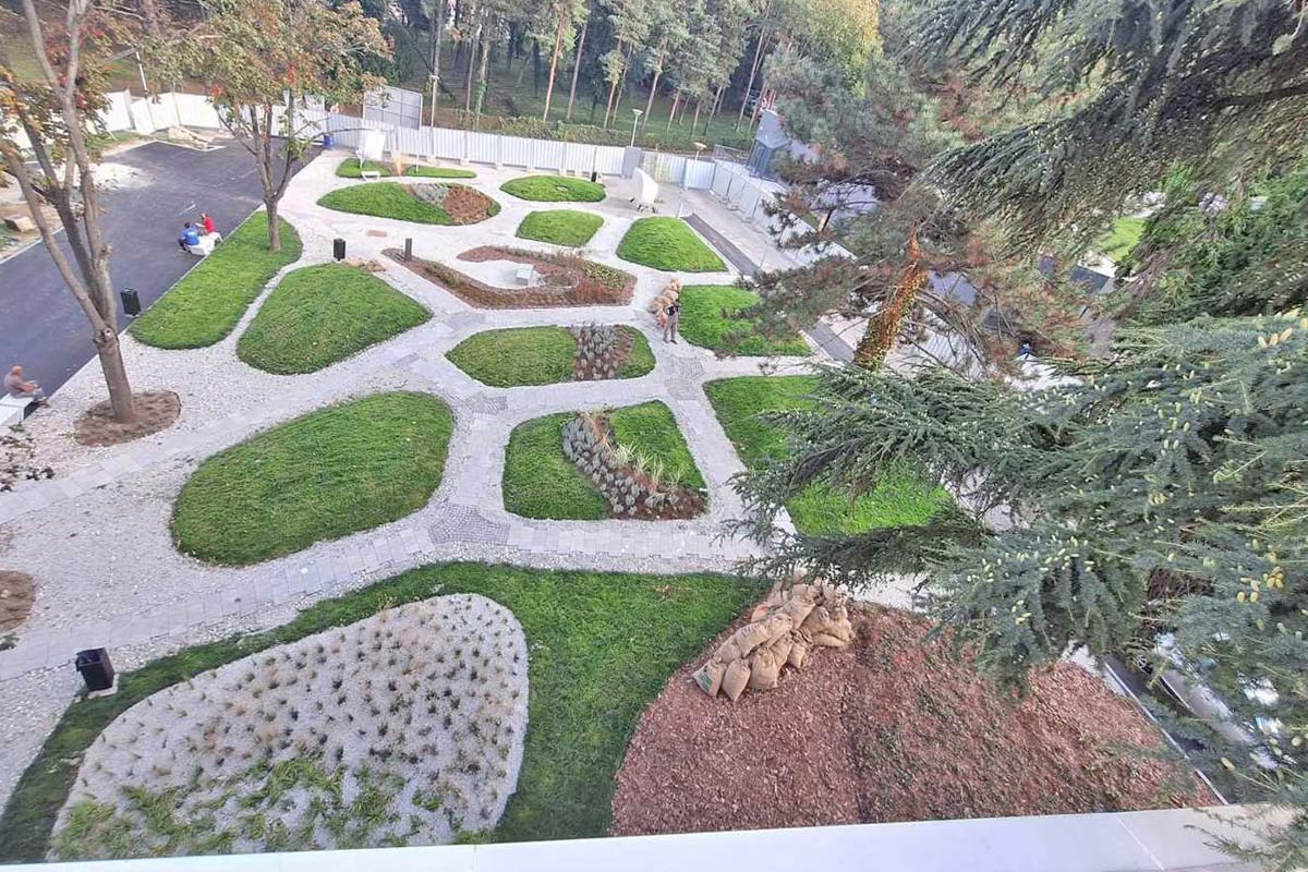 Živeti sa biljkama - Od ideje do savršeno projektovanog zelenog prostora / foto: Živeti sa biljkama