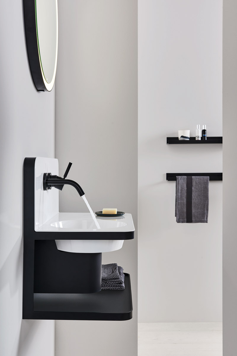 Izliv Kartell by LAUFEN mešač precizno je optimizovan zaproporcije umivaonika, LAUFEN / foto: LAUFEN