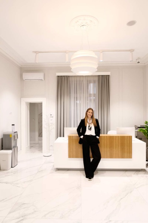 Uređenje enterijera prijemnog pulta / foto: AMO Design Studio