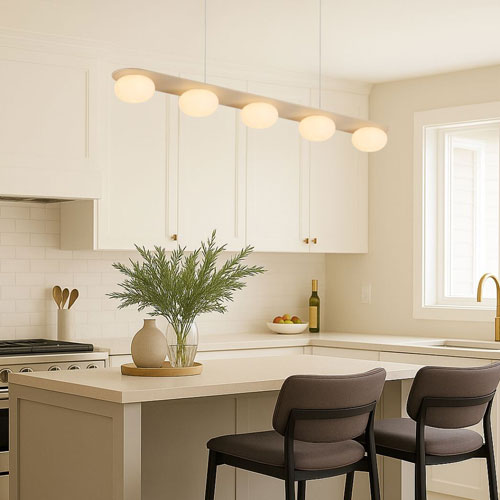 Lampa iz kolekcije Porodica Glowbells u kuhinji / foto: Rabalux